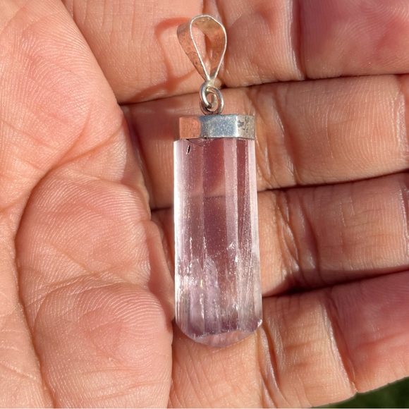 Kunzite Point Pendant - Picture 4 of 4